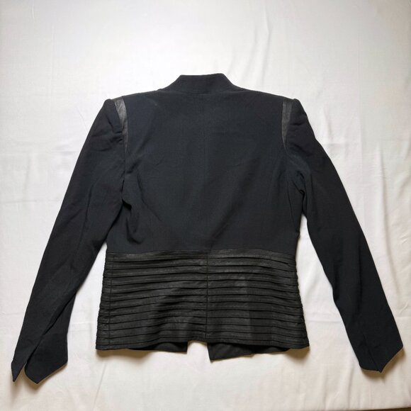 Helmut Lang | Size 6 | Wool Blazer with Leather Detail and Tapered Sleeves - Picture 11 of 12